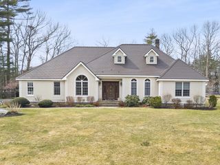 71 Tania Drive, Taunton, MA 02718