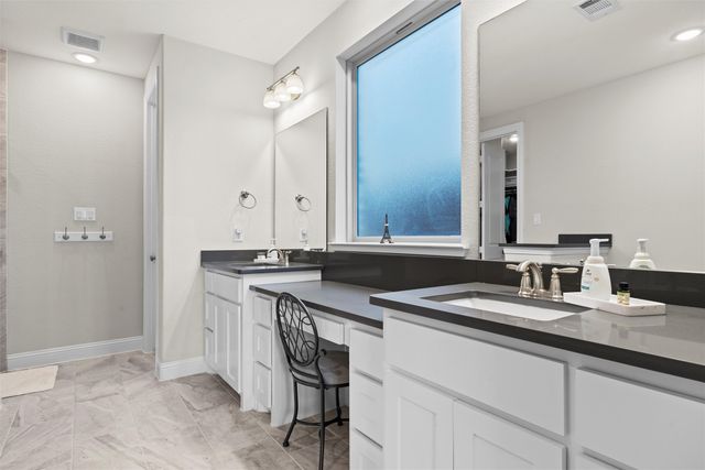 1917 Bending Oak Street, Fort Worth, TX 76008