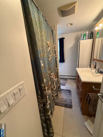 57 Oak Street, Rochelle Park, NJ 07662