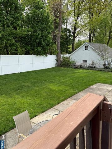 57 Oak Street, Rochelle Park, NJ 07662