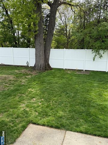 57 Oak Street, Rochelle Park, NJ 07662