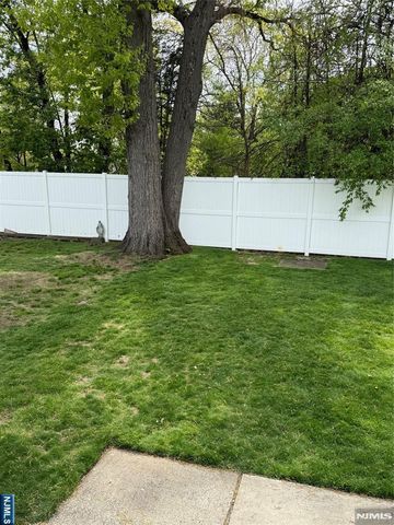 57 Oak Street, Rochelle Park, NJ 07662