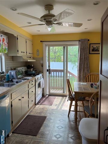 57 Oak Street, Rochelle Park, NJ 07662