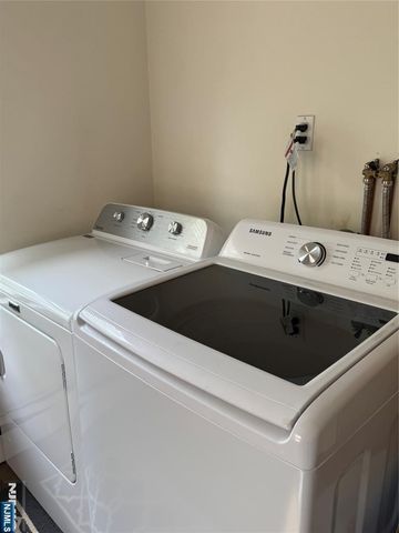 57 Oak Street, Rochelle Park, NJ 07662