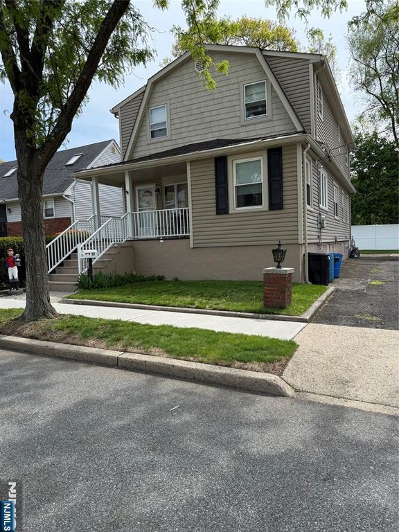 57 Oak Street, Rochelle Park, NJ 07662