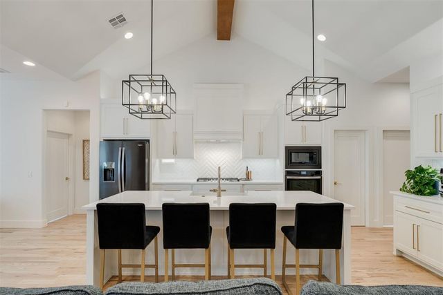 15413 Fountain Creek Lane, Edmond, OK 73013