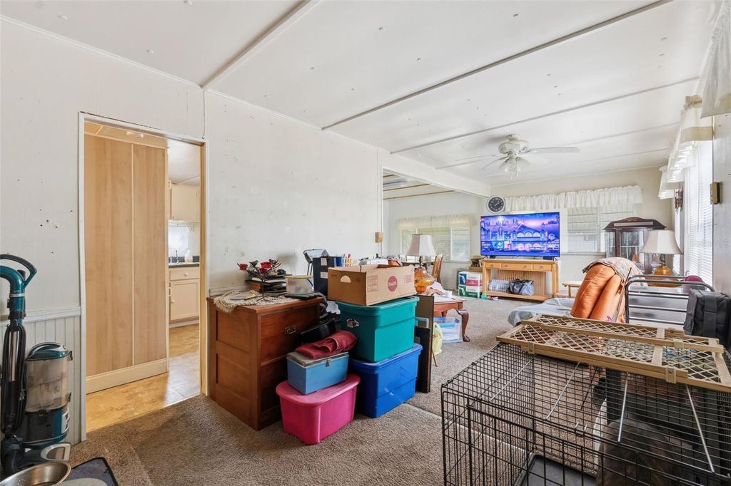 Image 18 of property listing at 104 52ND AVENUE PLAZA W, Bradenton, FL 34207