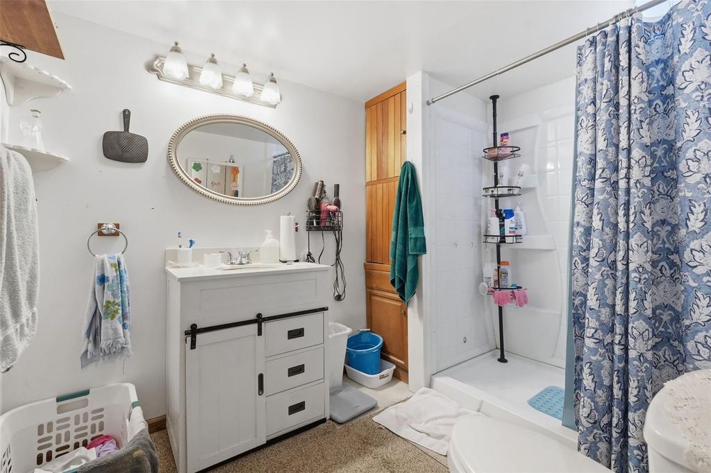 Image 7 of property listing at 104 52ND AVENUE PLAZA W, Bradenton, FL 34207