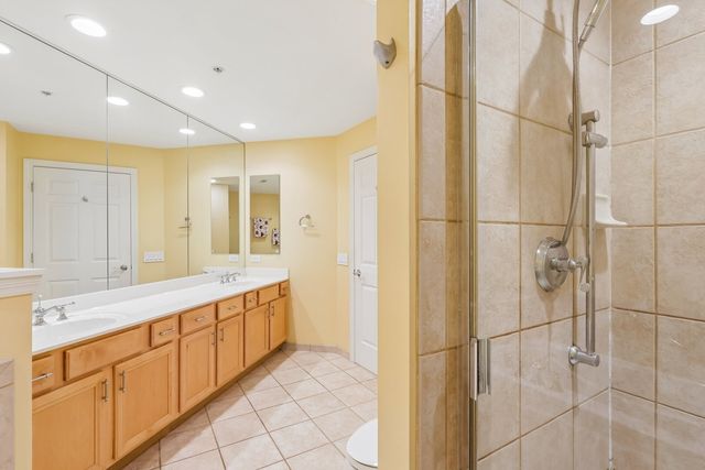 640 Robert York Avenue 308, Deerfield, IL 60015