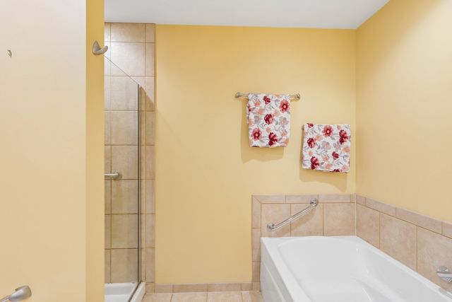 640 Robert York Avenue 308, Deerfield, IL 60015