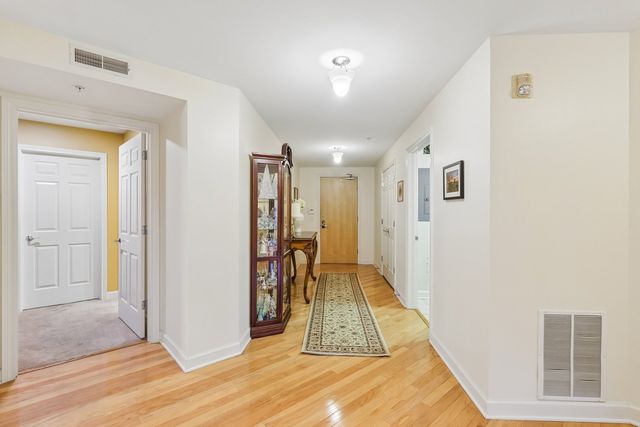 640 Robert York Avenue 308, Deerfield, IL 60015