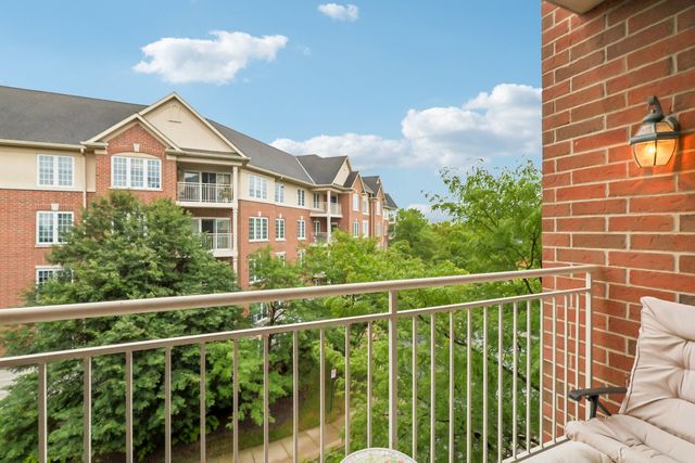 640 Robert York Avenue 308, Deerfield, IL 60015