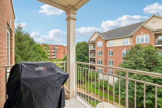 640 Robert York Avenue 308, Deerfield, IL 60015