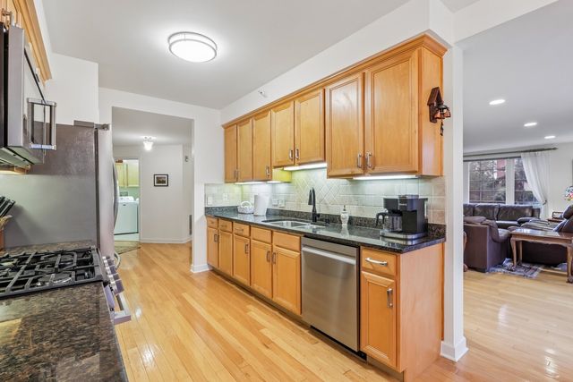 640 Robert York Avenue 308, Deerfield, IL 60015