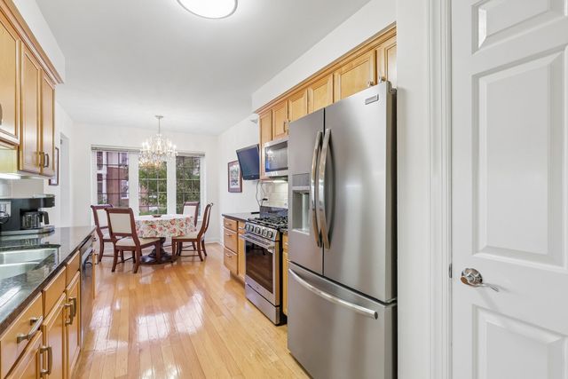 640 Robert York Avenue 308, Deerfield, IL 60015