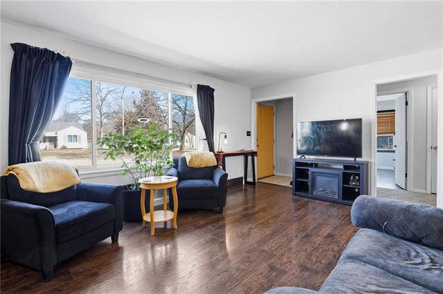 511 E 92nd Street, Kansas City, MO 64131