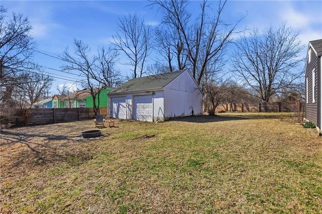 511 E 92nd Street, Kansas City, MO 64131