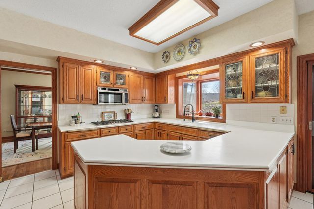 1438 Kings Wood Road, Eagan, MN 55122