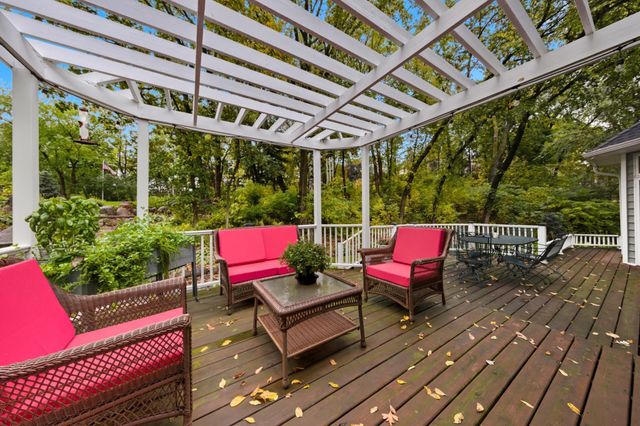 1438 Kings Wood Road, Eagan, MN 55122