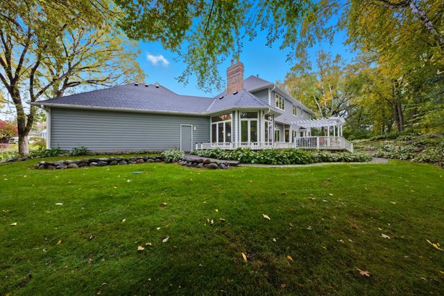 1438 Kings Wood Road, Eagan, MN 55122