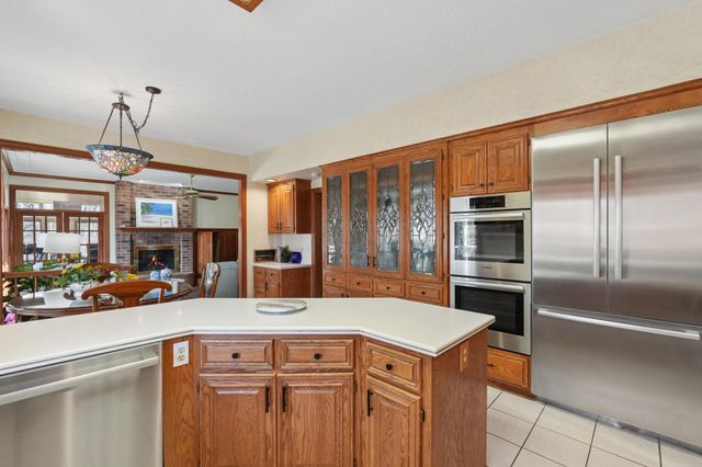 1438 Kings Wood Road, Eagan, MN 55122