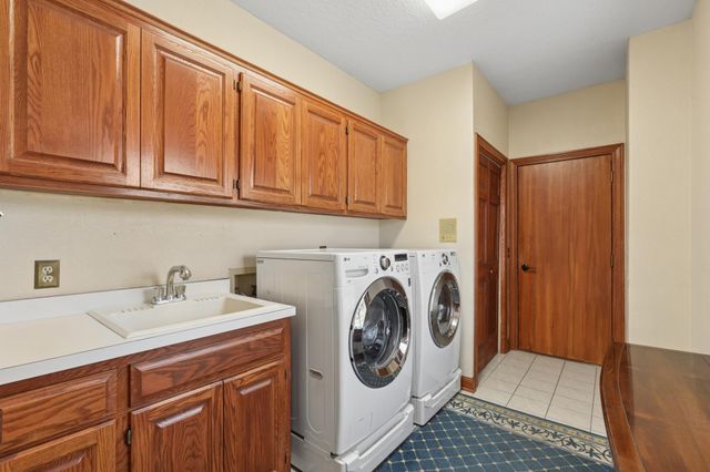 1438 Kings Wood Road, Eagan, MN 55122