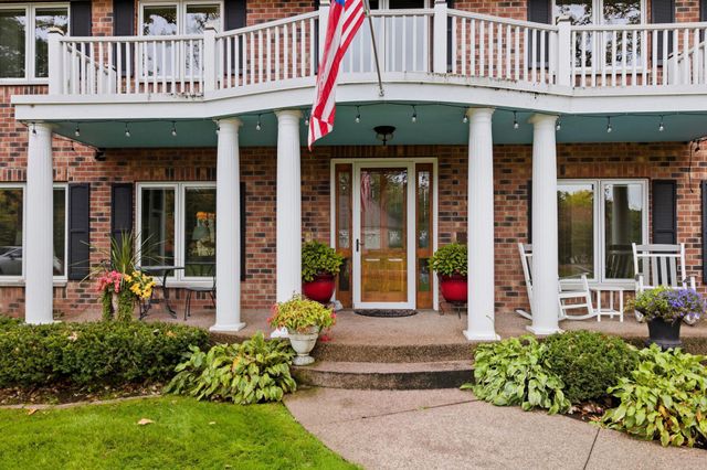 1438 Kings Wood Road, Eagan, MN 55122