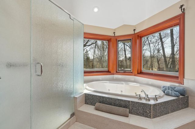 1438 Kings Wood Road, Eagan, MN 55122