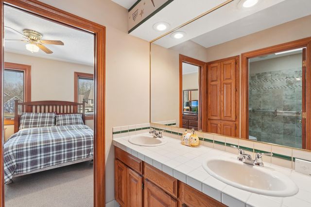 1438 Kings Wood Road, Eagan, MN 55122