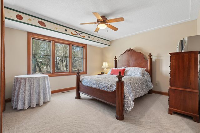 1438 Kings Wood Road, Eagan, MN 55122