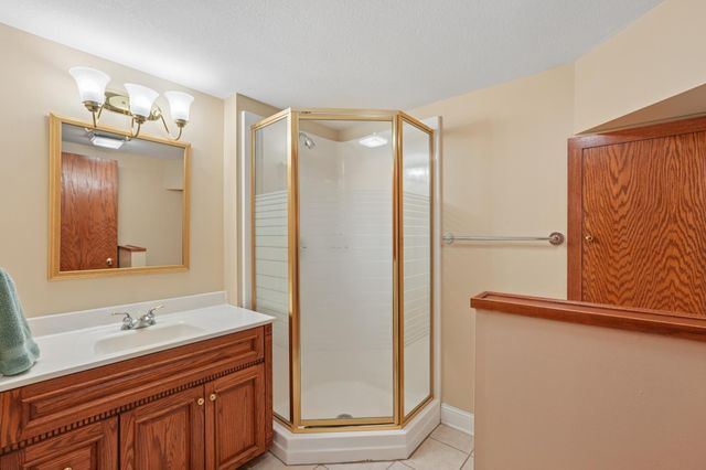 1438 Kings Wood Road, Eagan, MN 55122