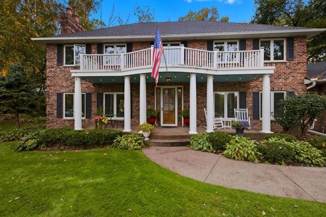 1438 Kings Wood Road, Eagan, MN 55122