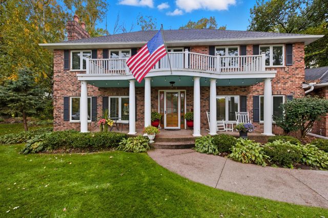 1438 Kings Wood Road, Eagan, MN 55122