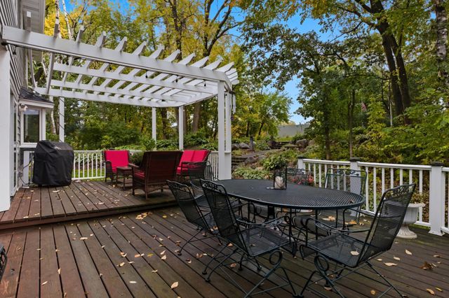 1438 Kings Wood Road, Eagan, MN 55122