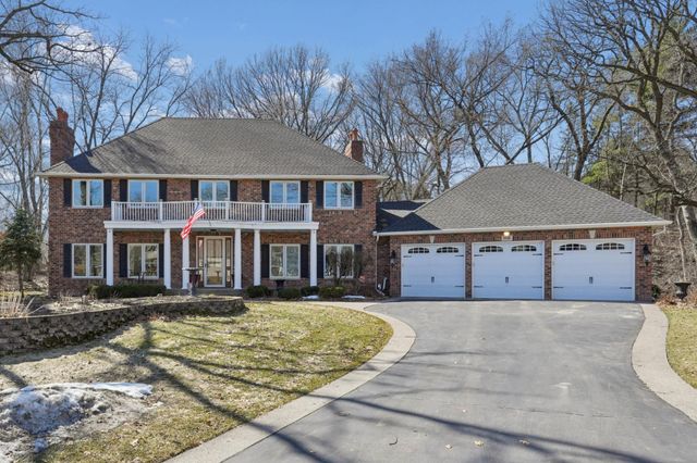 1438 Kings Wood Road, Eagan, MN 55122