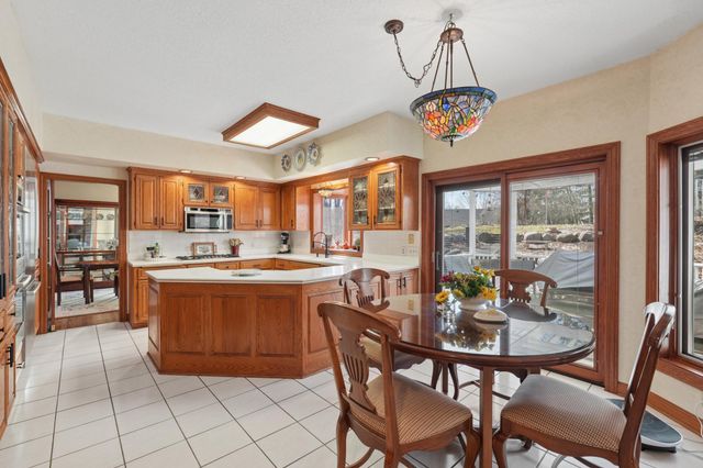 1438 Kings Wood Road, Eagan, MN 55122