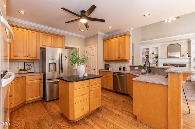 102 Langshire Court, Apex, NC 27502