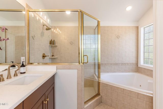 102 Langshire Court, Apex, NC 27502