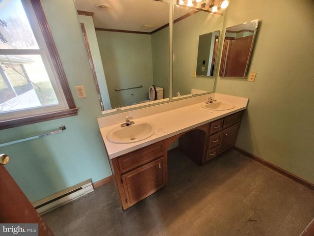 16821 PORTER RD NW, Frostburg, MD 21532