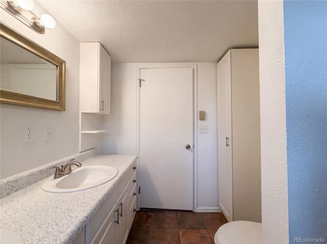 2114 S Eagle Court, Aurora, CO 80014