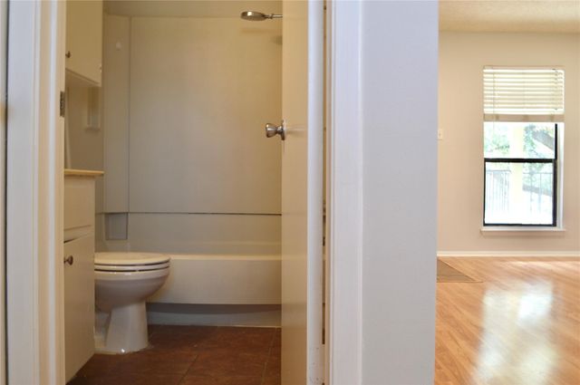 5701 Woodrow Ave 203, Austin, TX 78756