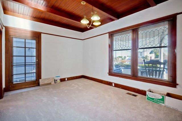 952 Rosecrans, San Diego, CA 92106