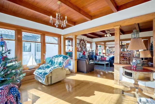 952 Rosecrans, San Diego, CA 92106