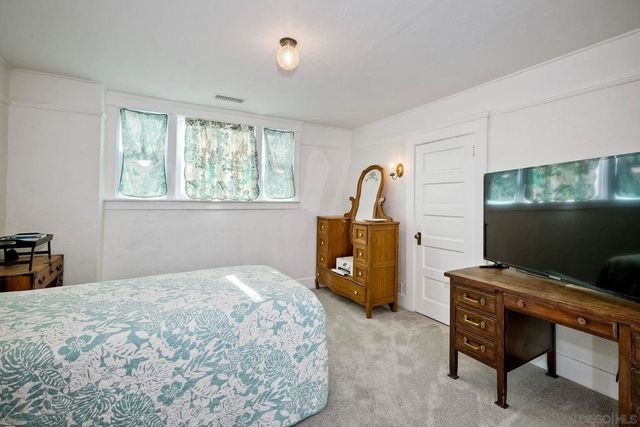 952 Rosecrans, San Diego, CA 92106