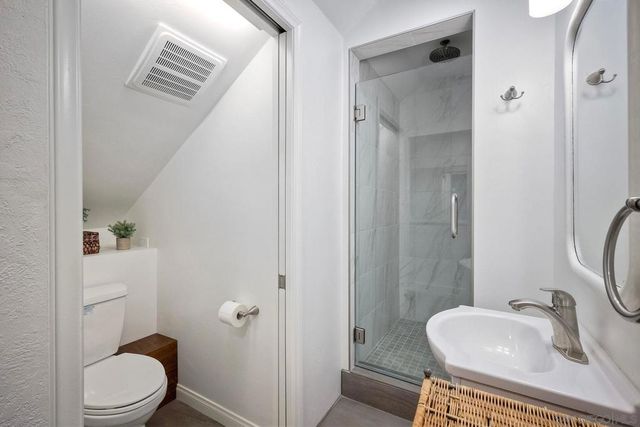 952 Rosecrans, San Diego, CA 92106