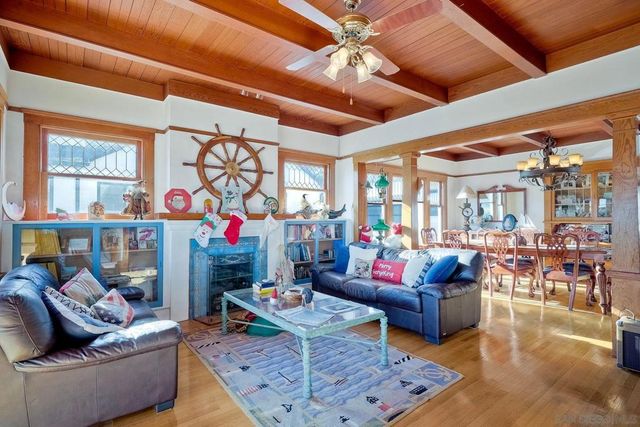 952 Rosecrans, San Diego, CA 92106