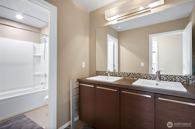 31524 11th Place SW, Federal Way, WA 98023