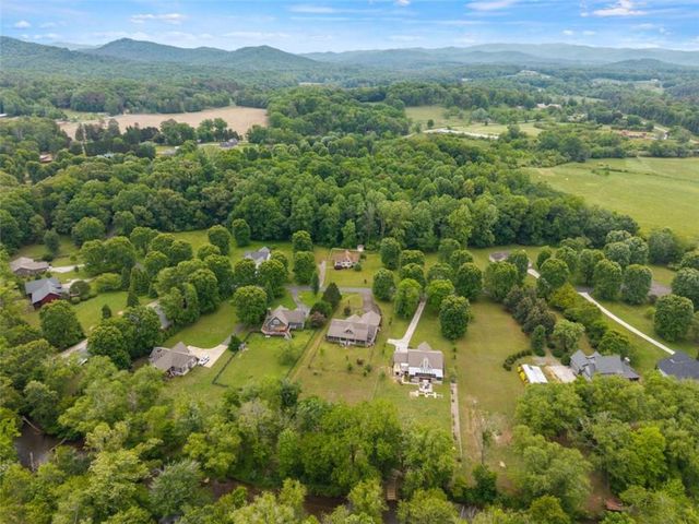 315 Cartecay River Run, Ellijay, GA 30536