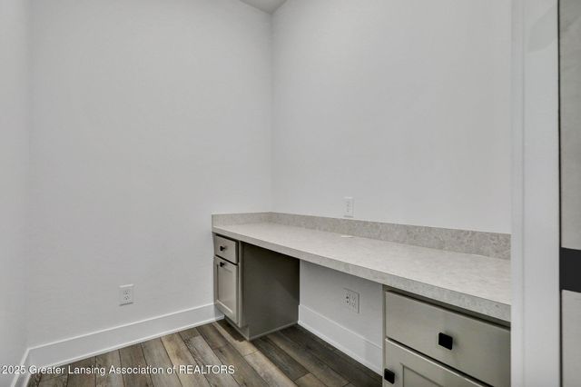 1134 Peninsula Drive, Grand Ledge, MI 48837