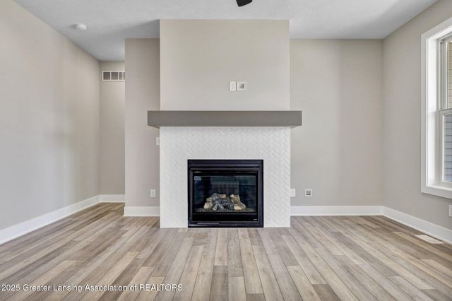 1134 Peninsula Drive, Grand Ledge, MI 48837